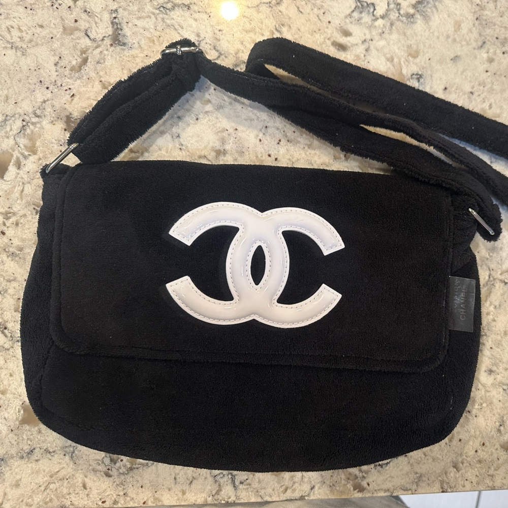 CHANEL Black Précision Bag - Beaute GWP